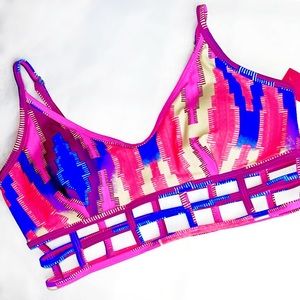 XHILIRATION Cage Trim Bikini Swim Top, Sz Lg, NWT